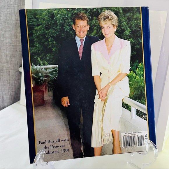In The Royal Manner Paul Burrell Hardcover Book - Picture 16 of 16